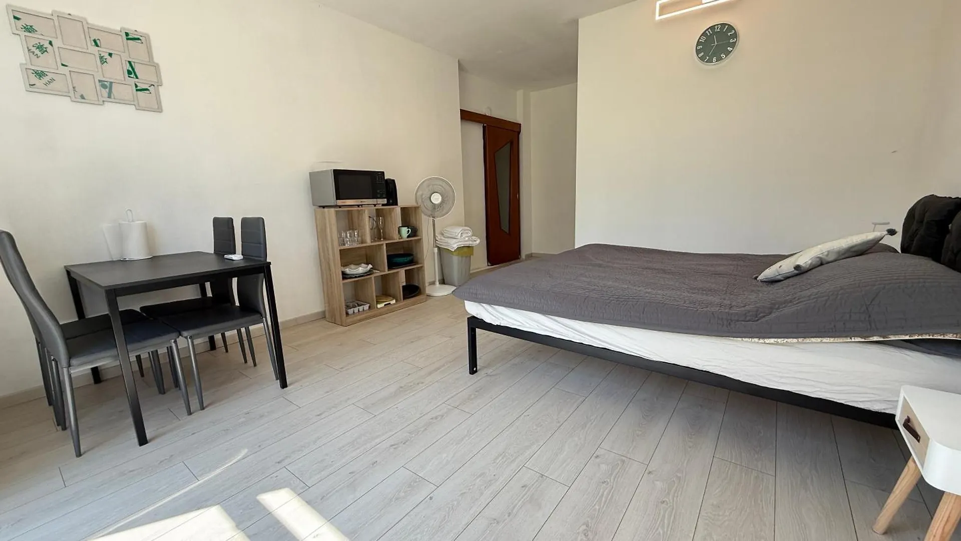 Guest House - Mxp, Lakes, Leonardo, 2 Bedrooms 塞斯托卡伦代 0*,  意大利